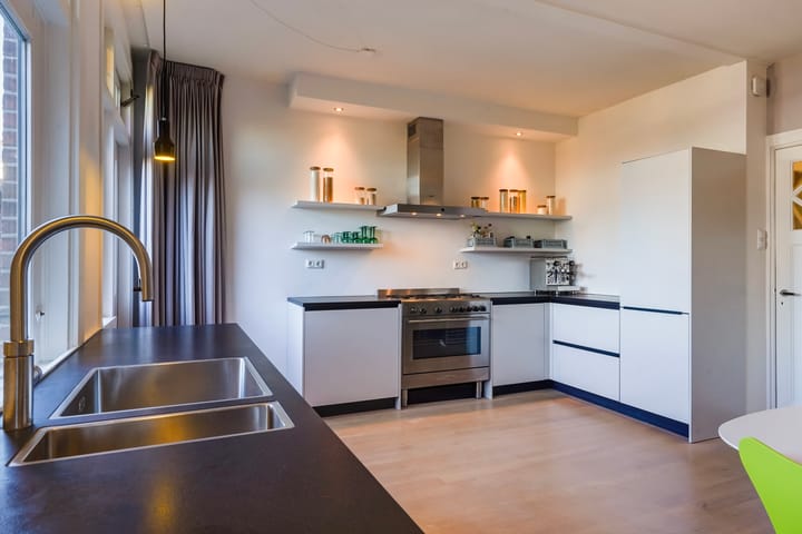 Photo 36 of Veerstraat 17