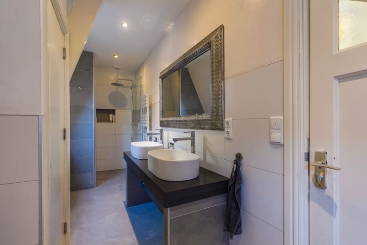 Photo 52 of Veerstraat 17