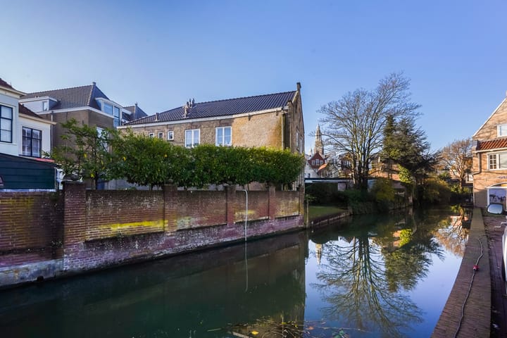 Photo 59 of Veerstraat 17