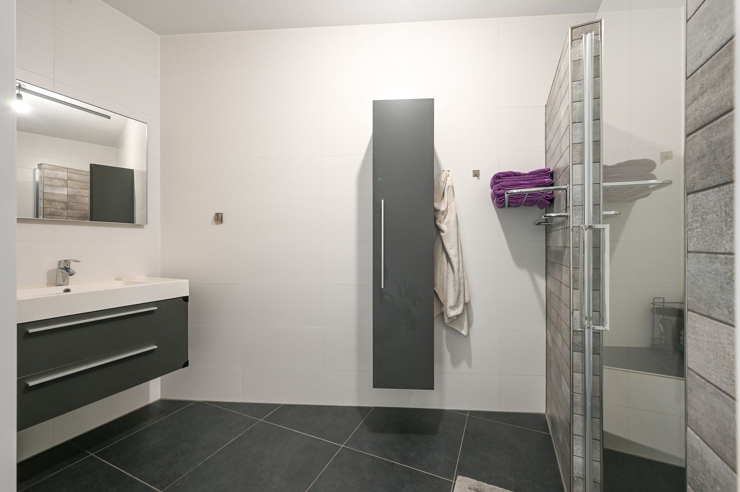 Photo 4 of Escamplaan 886-E