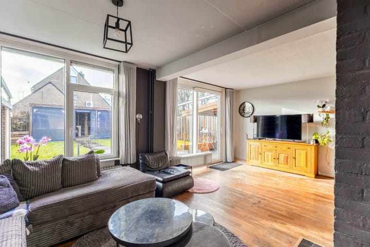 Foto 13 van C Lelystraat 6