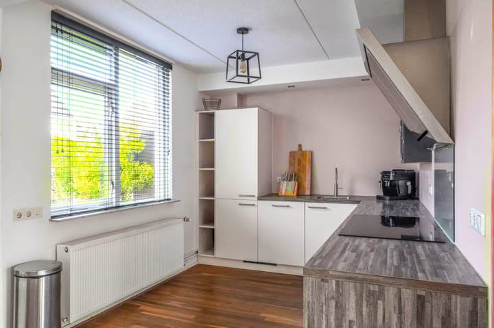 Foto 10 van C Lelystraat 6