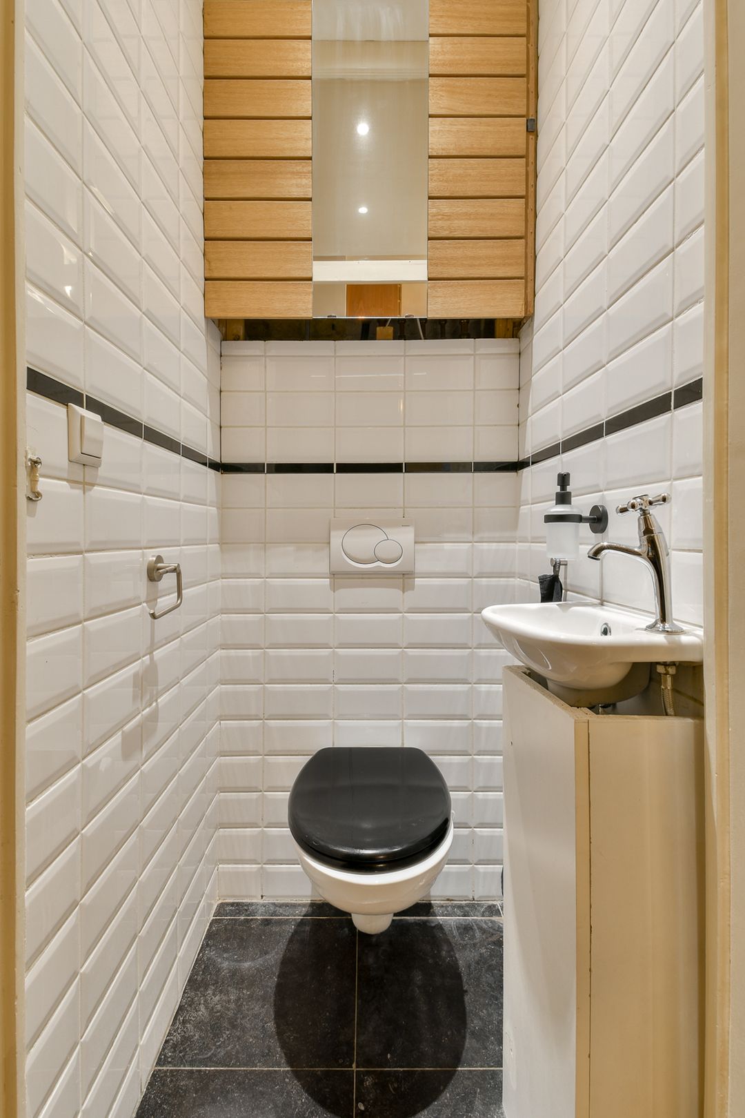 Photo 16 of Maarten Harpertszoon Trompstraat 22-2