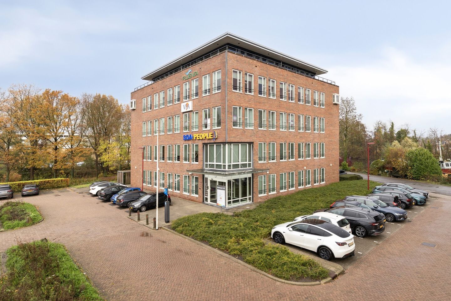 View photo 1 of Meentwal 13