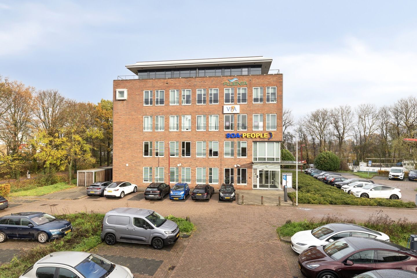 View photo 3 of Meentwal 13