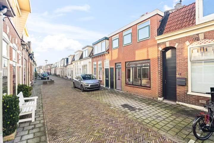 Foto 2 van De Ruijterstraat 8