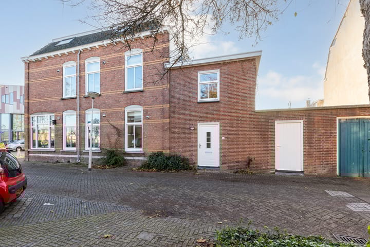 Photo 1 of Meeussenstraat 1