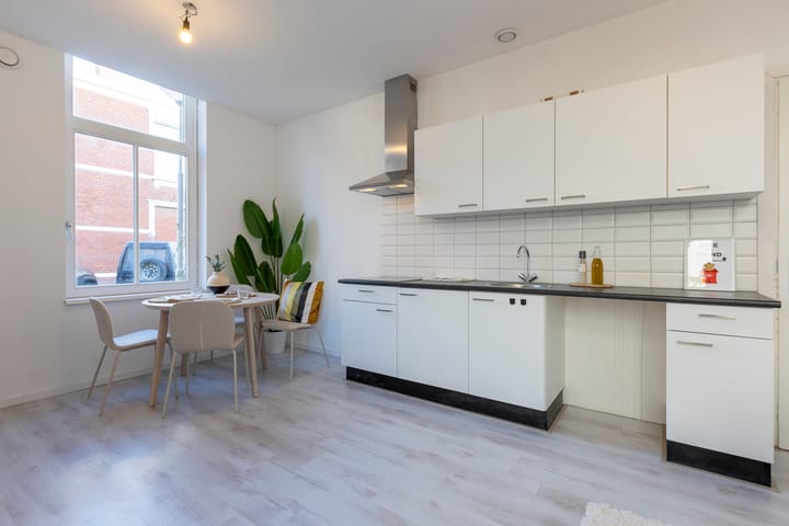 Photo 14 of Meeussenstraat 1