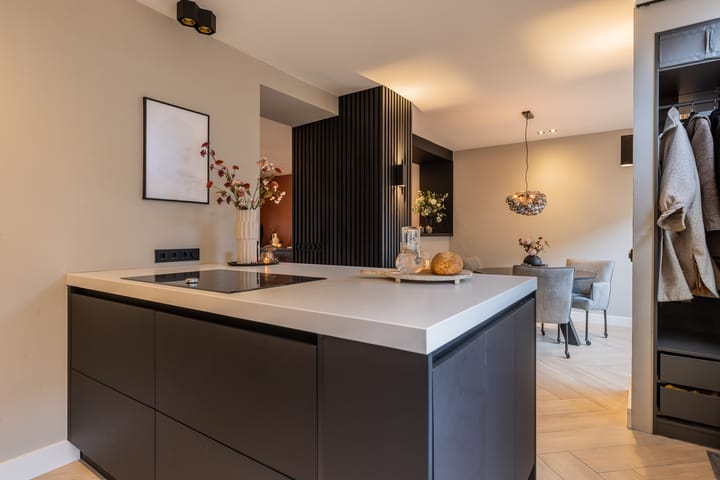 Photo 10 of Tolstraat 26