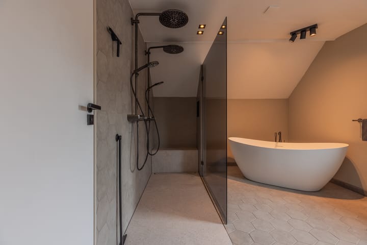 Photo 37 of Tolstraat 26