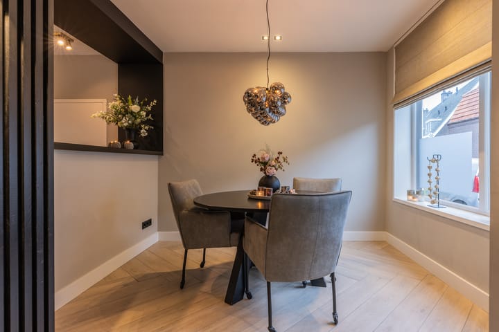 Photo 12 of Tolstraat 26