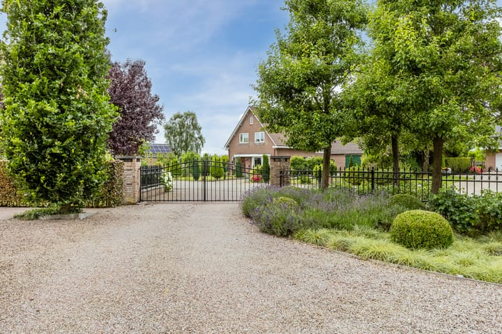 Photo 28 of Voorstraat 45