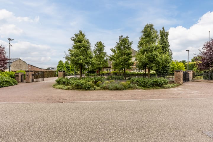 Photo 23 of Voorstraat 45