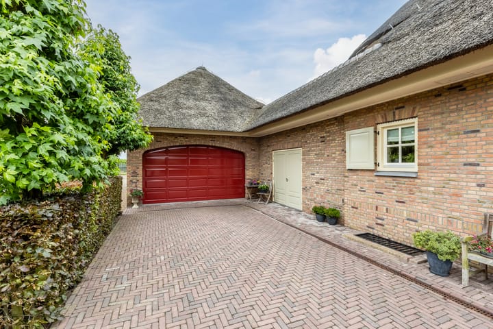 Photo 31 of Voorstraat 45