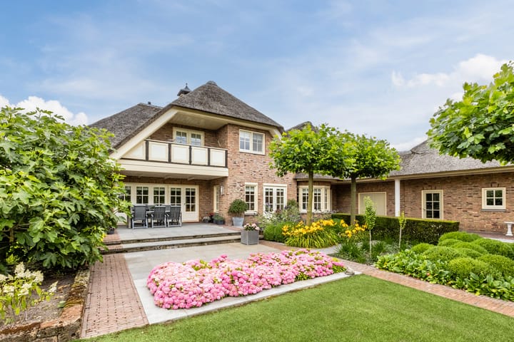 Photo 37 of Voorstraat 45