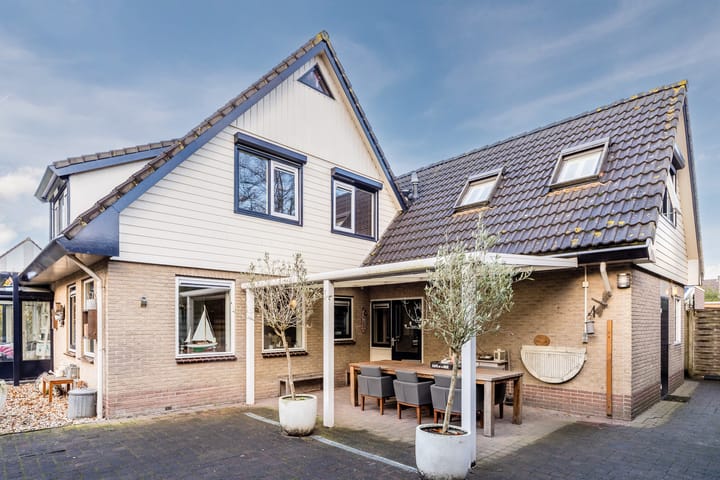 Photo 49 of Graaf van Vlaanderenstraat 16