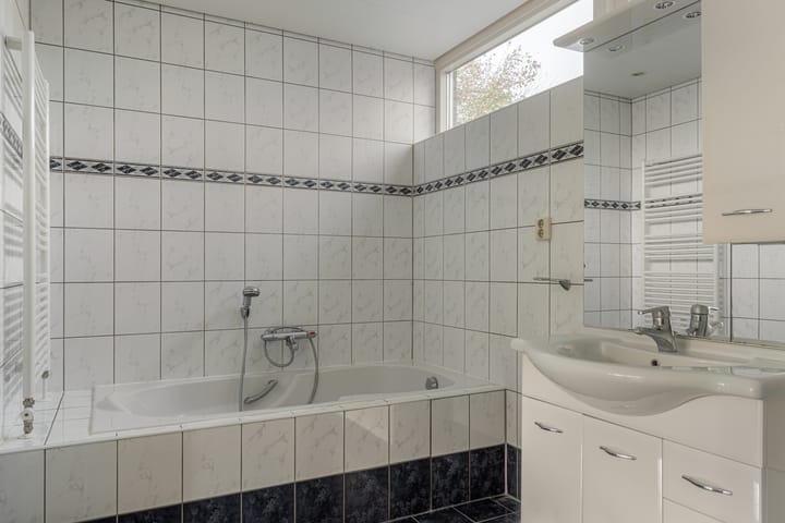 Photo 19 of Splitting 2