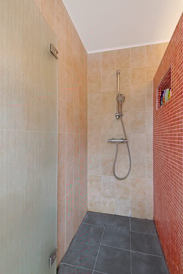 Foto 17 van Schweitzerlaan 41