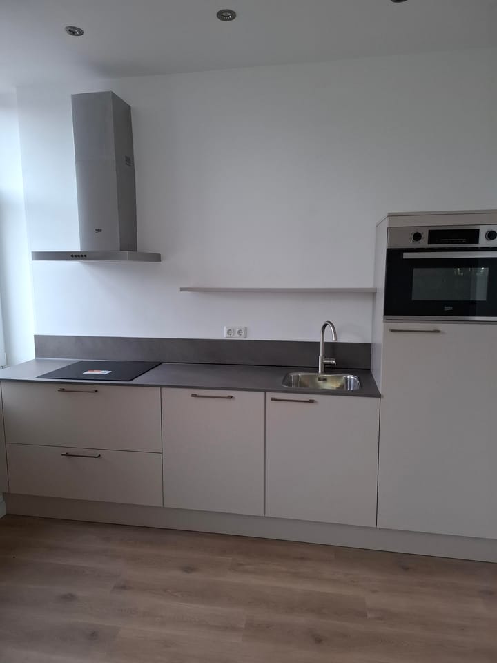 Photo 7 of Emmastraat 28