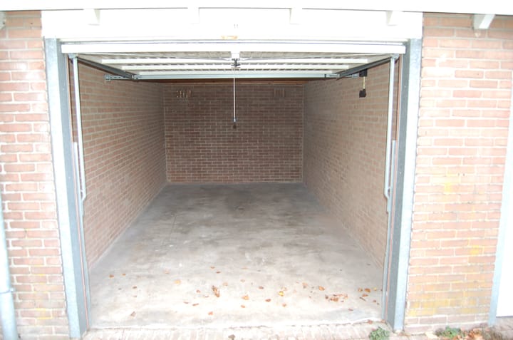 Photo 2 of Deken Heinenstraat 9-024