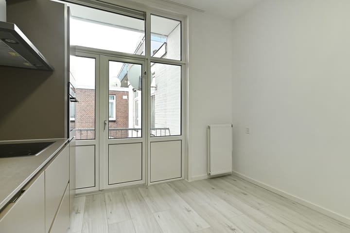 Foto 10 van Delftselaan 114