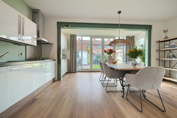 Photo 14 of Curaçaostraat 30