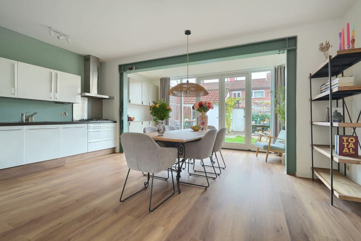 Photo 28 of Curaçaostraat 30