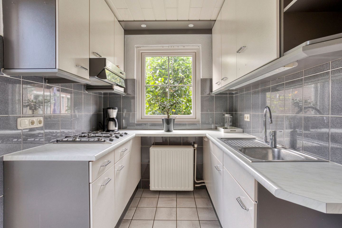 Foto 40 van Pastoor Thijssenlaan 24