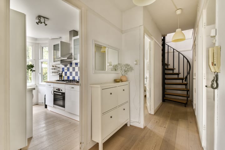 Photo 10 of Albert Neuhuysstraat 30-3