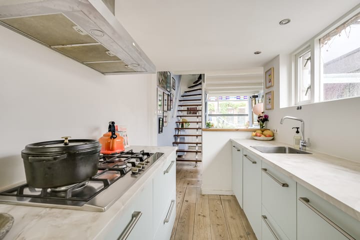 Foto 15 van Leliestraat 18