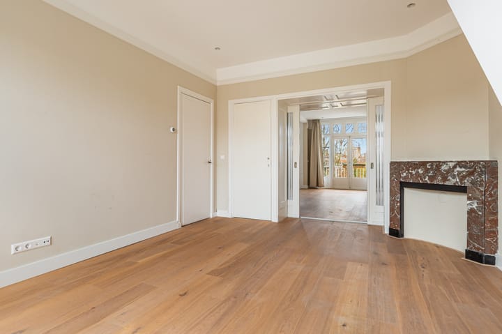 Photo 9 of Maasstraat 79-3