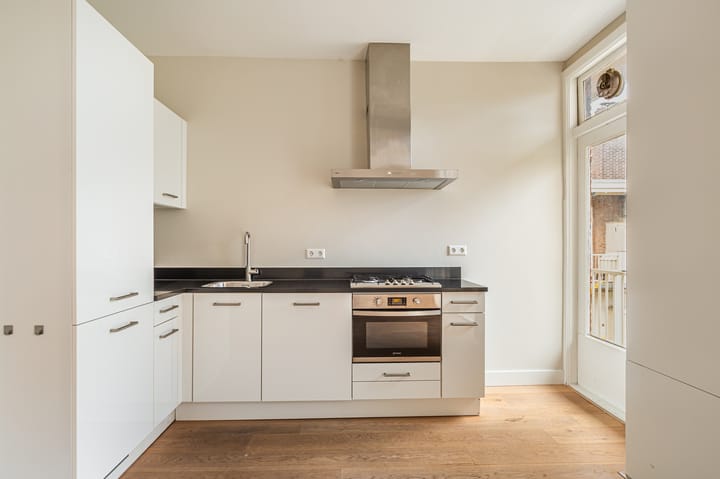 Photo 11 of Maasstraat 79-3