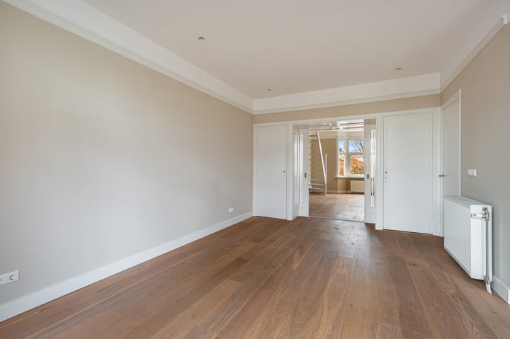 Photo 12 of Maasstraat 79-3