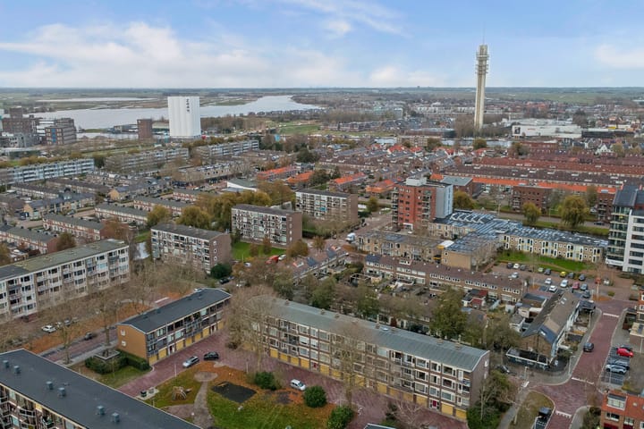 Photo 42 of Leeuwerikstraat 51