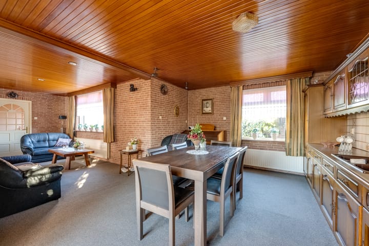 Photo 9 of Elzenstraat 12