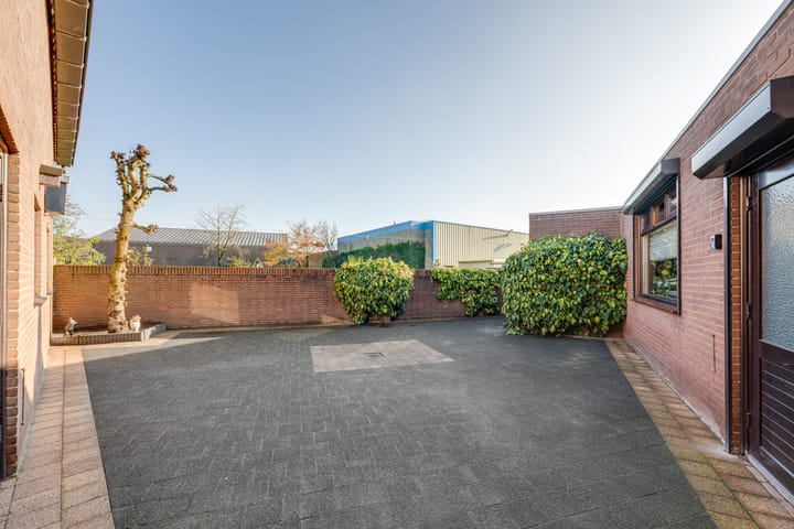 Photo 19 of Elzenstraat 12