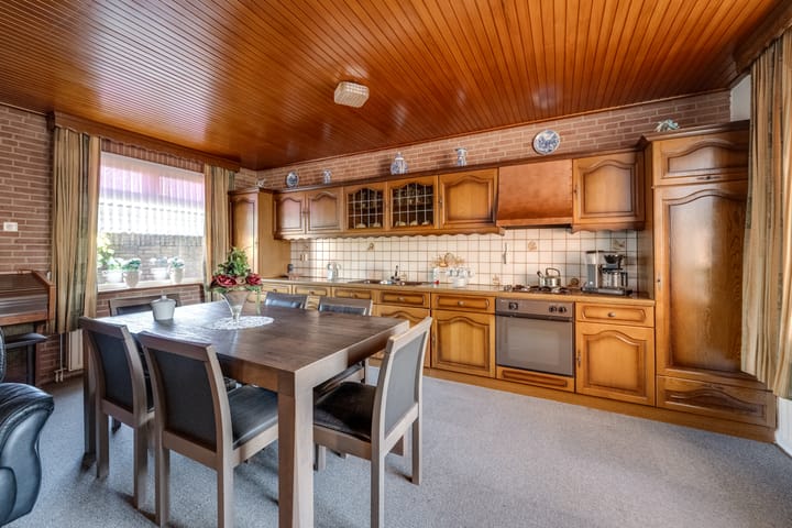 Photo 8 of Elzenstraat 12