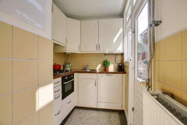 Photo 16 of Coornhertstraat 59