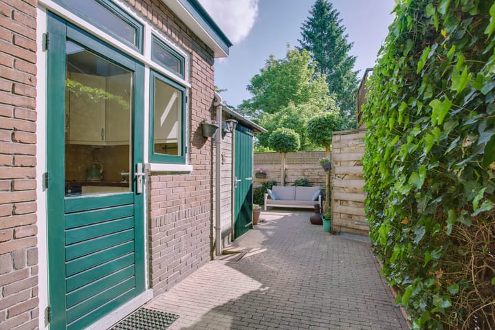 Photo 18 of Coornhertstraat 59