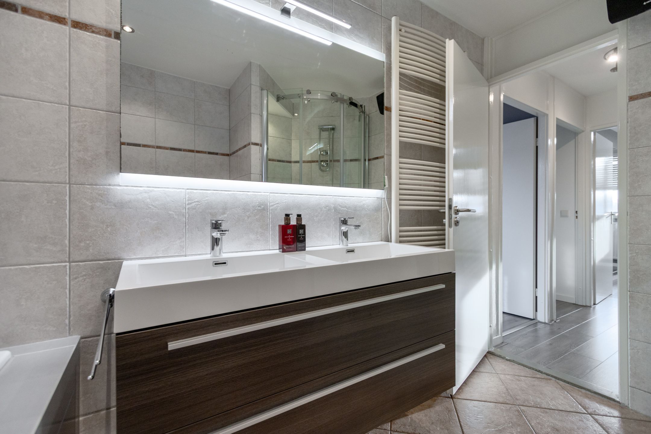 Foto 21 van Abshove 8