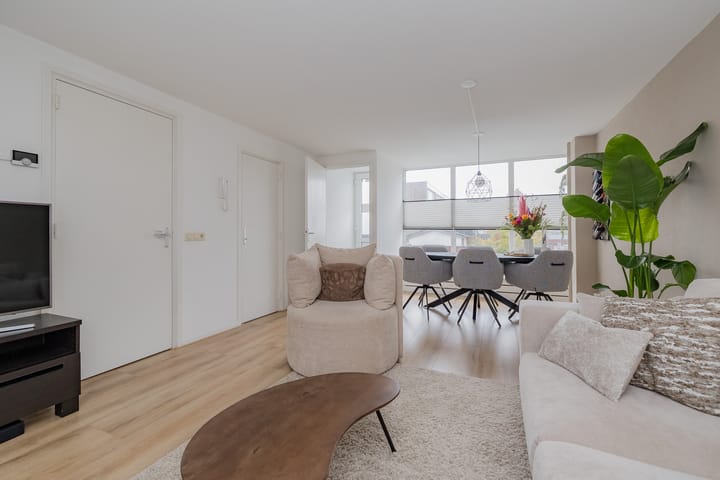 Foto 2 van Frank Sinatraplein 8