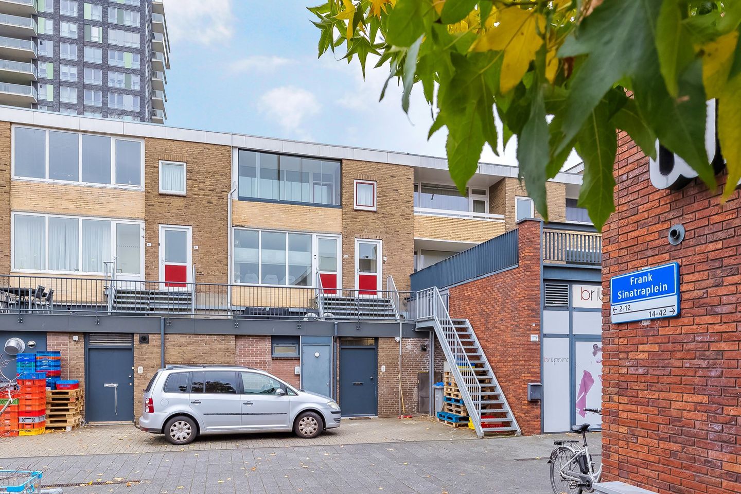 Foto 1 van Frank Sinatraplein 8