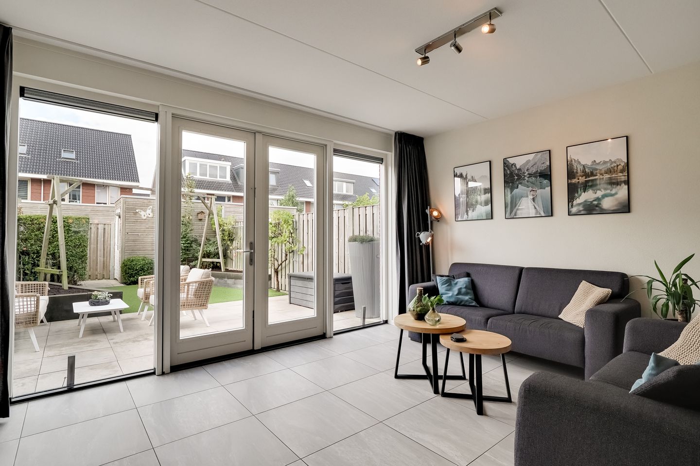Photo 4 of Adriaan Anthoniszstraat 18