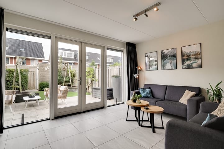 Photo 4 of Adriaan Anthoniszstraat 18