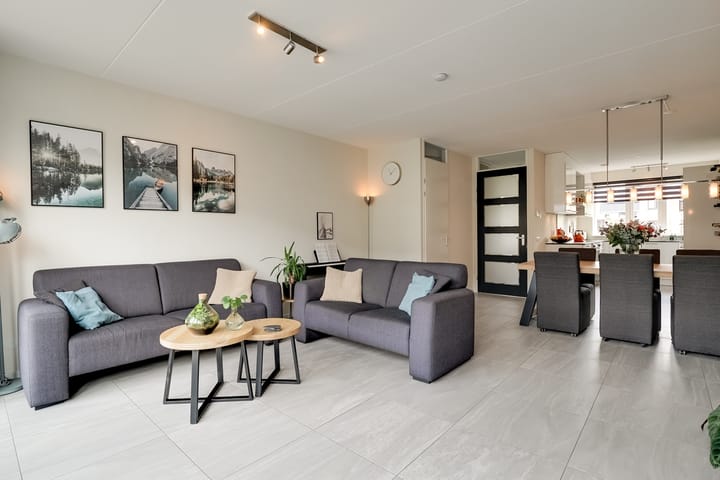 Photo 5 of Adriaan Anthoniszstraat 18