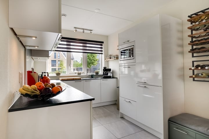 Photo 9 of Adriaan Anthoniszstraat 18