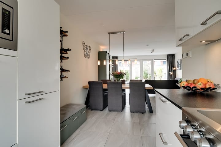 Photo 10 of Adriaan Anthoniszstraat 18