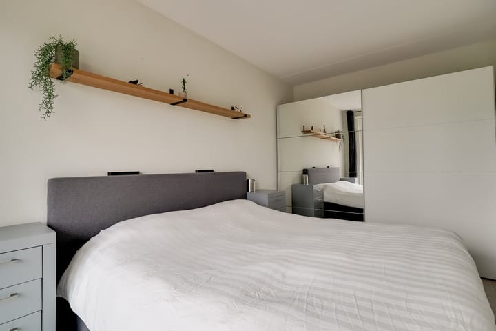 Photo 21 of Adriaan Anthoniszstraat 18