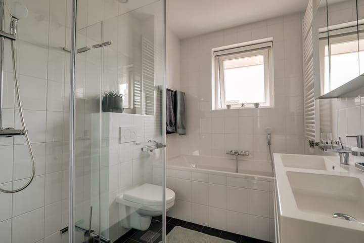 Photo 22 of Adriaan Anthoniszstraat 18