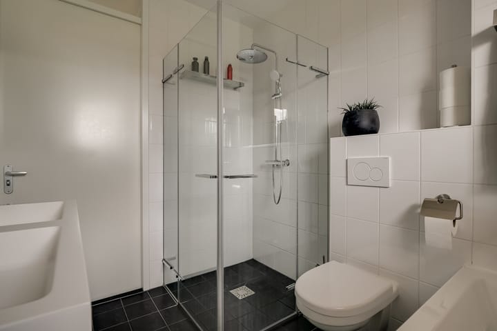 Photo 23 of Adriaan Anthoniszstraat 18